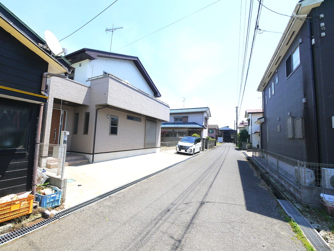 前面道路です