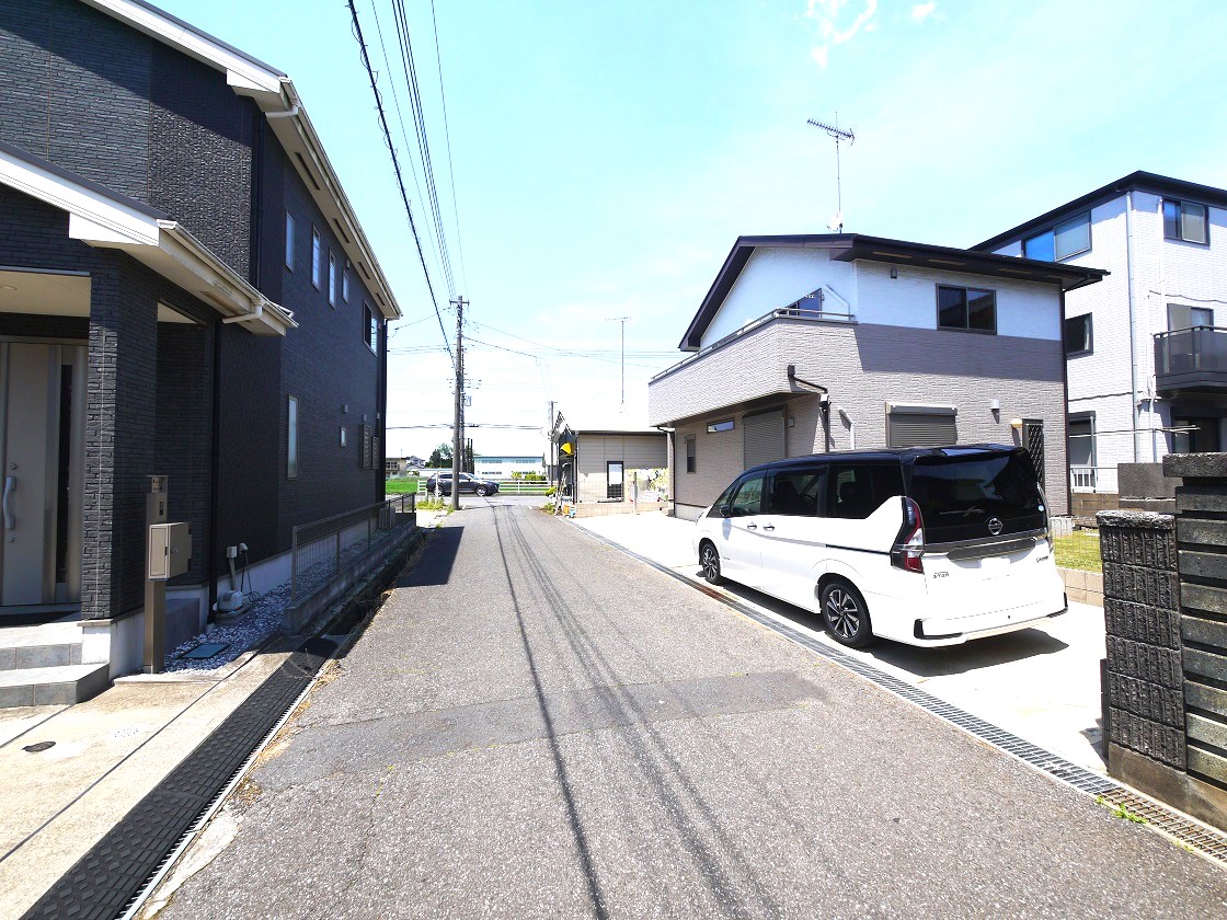 前面道路です