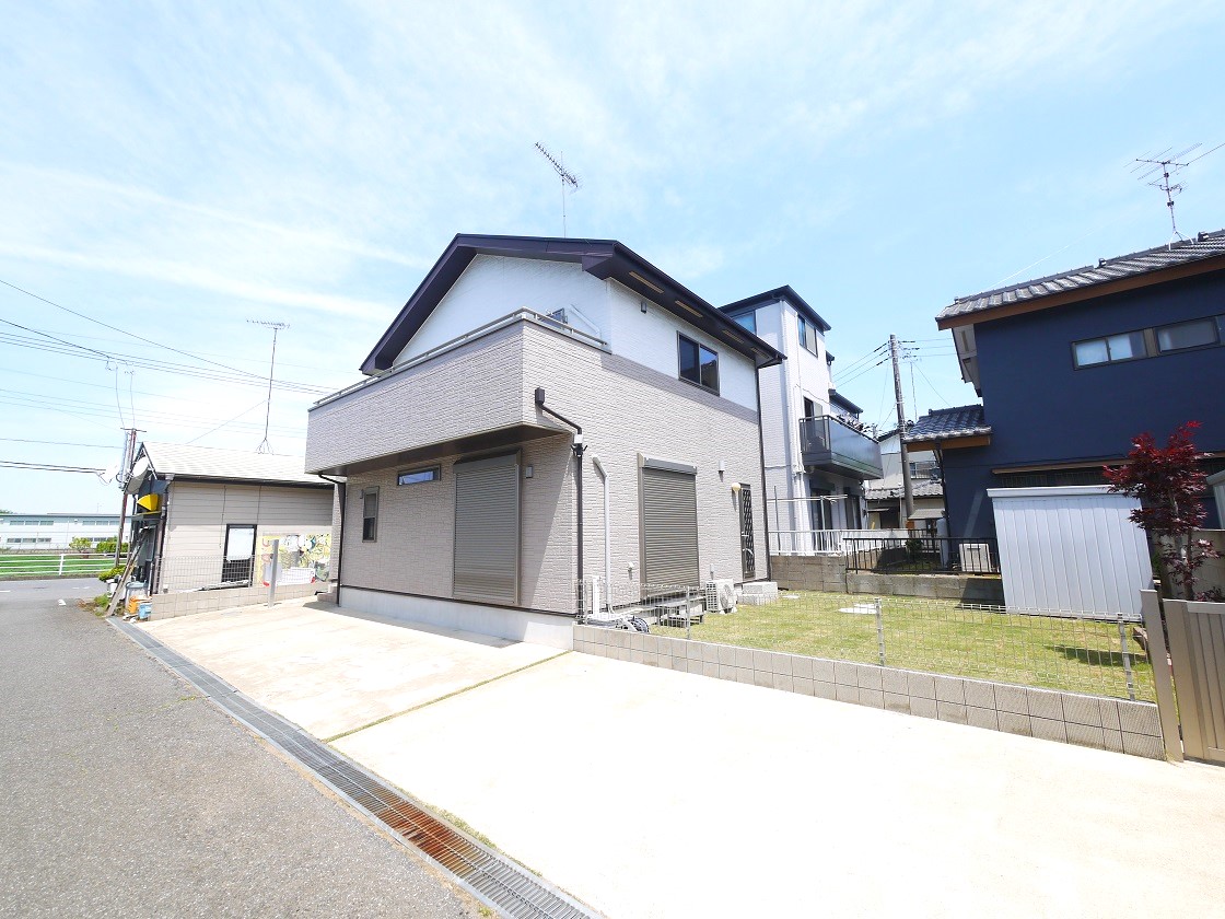 おだやかな日差しのもと豊かなひと時を家族と共に暮らす家