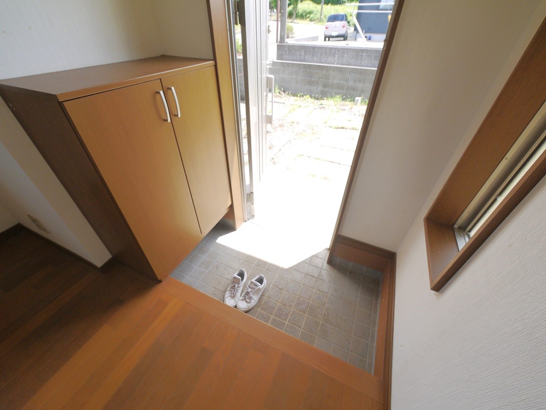いつも気持ち良くご家族を迎えられる玄関収納付です