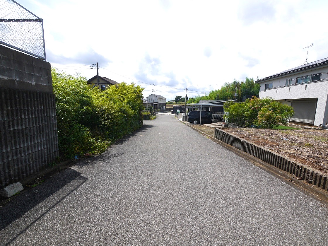 前面道路です(北側)