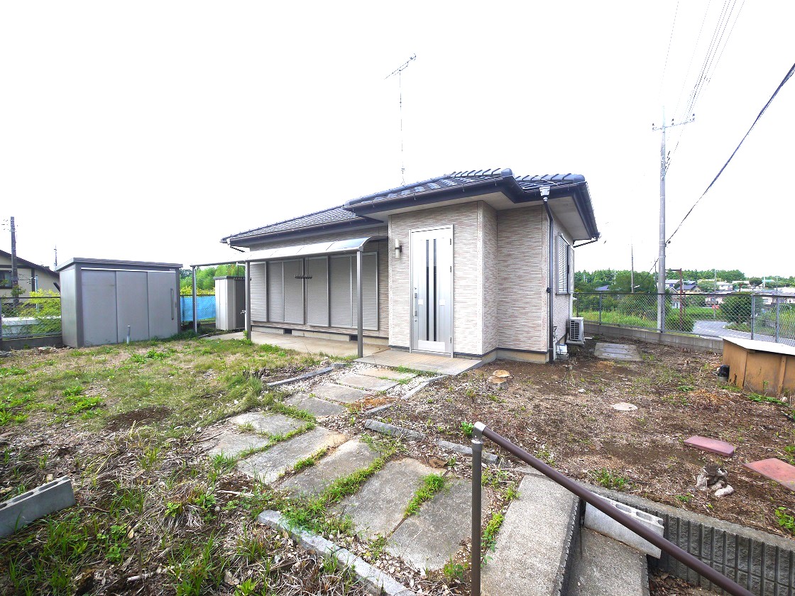 温かな陽射しがこぼれ風が通り抜ける住まい
