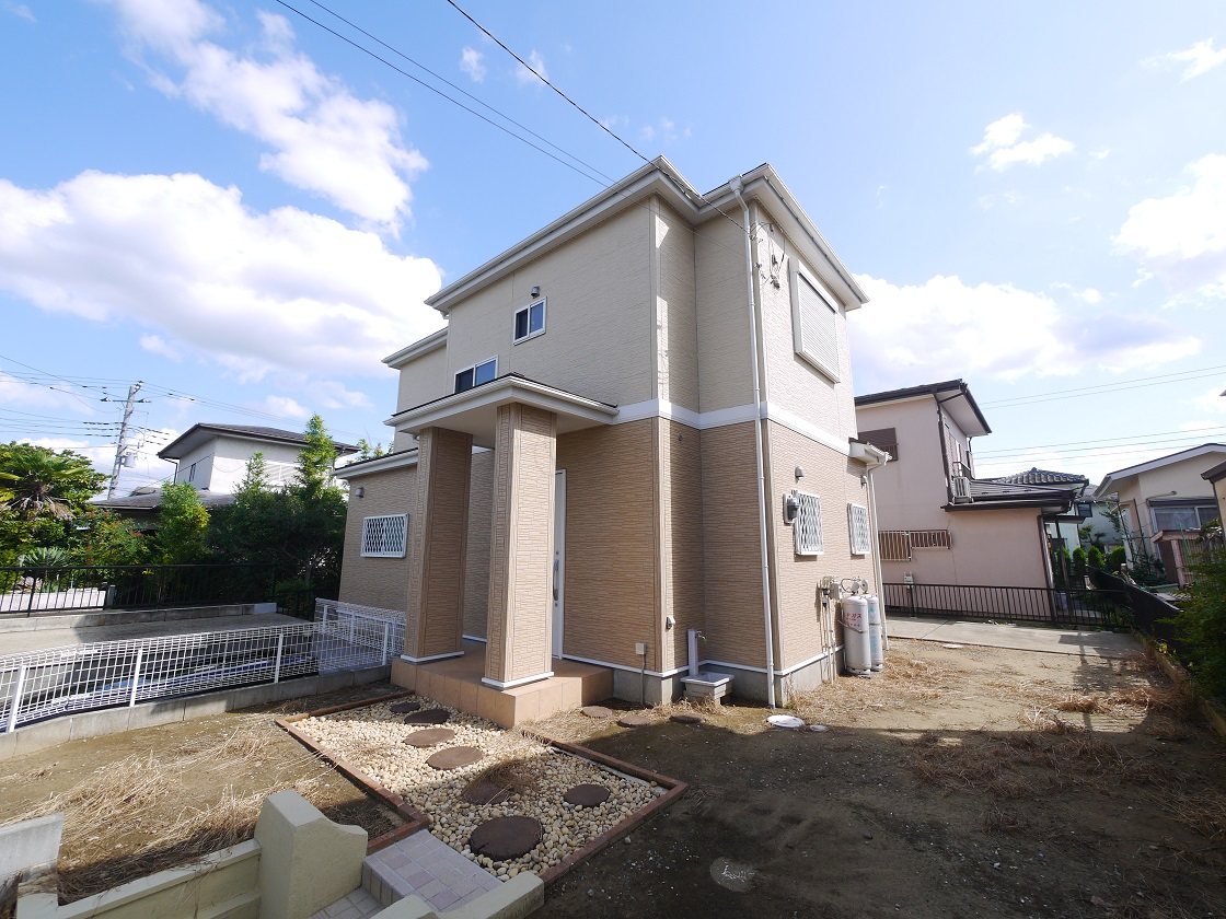 たっぷりの陽光に包まれる明るい住まい