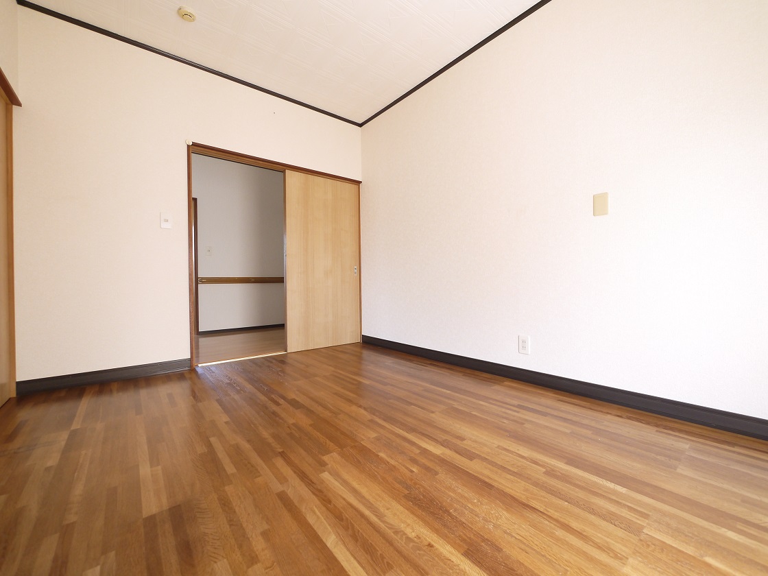 洋室6帖です