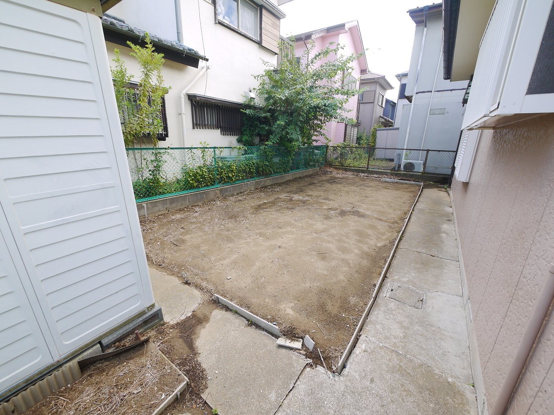 ゆとりの敷地で休日には家庭菜園やガーデニングが楽しめます