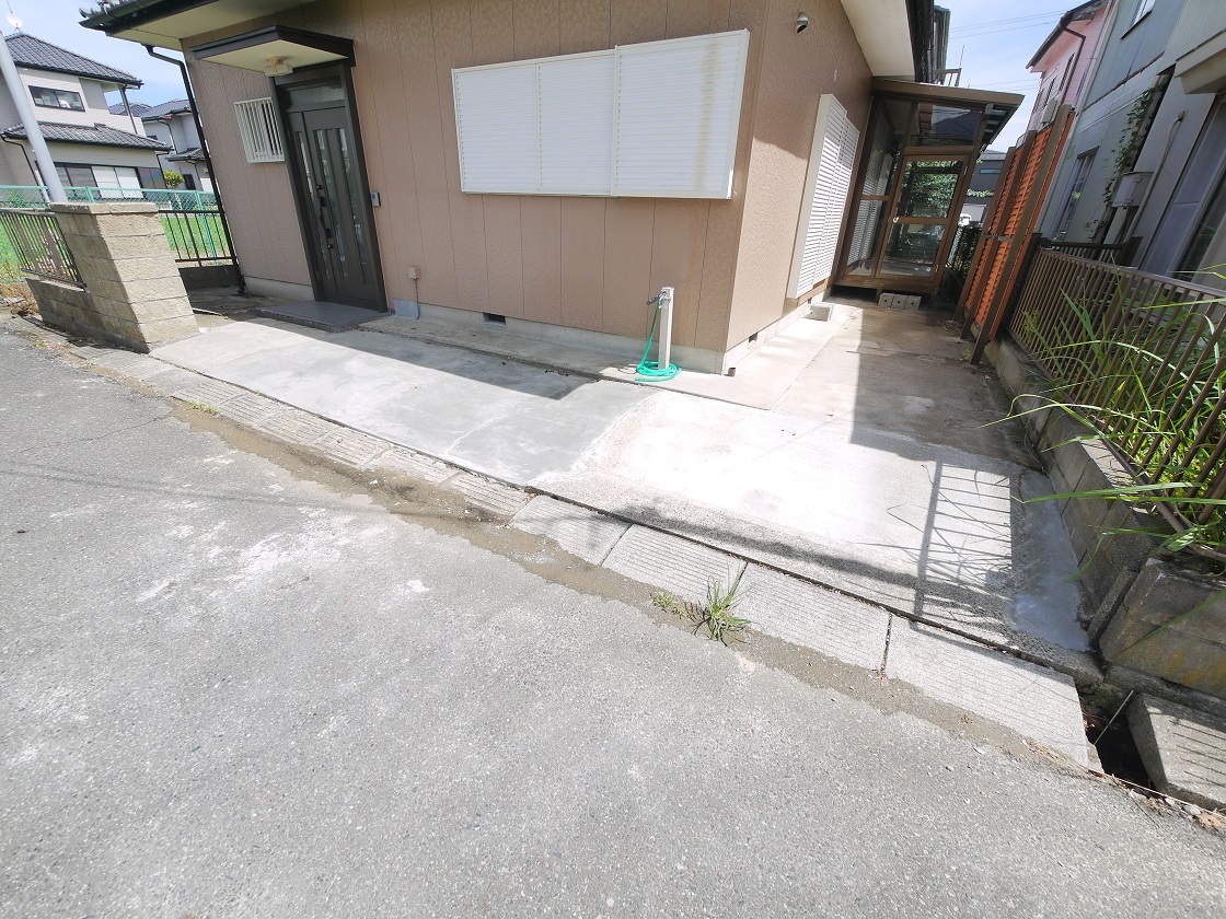 軽自動車なら2台駐車できます