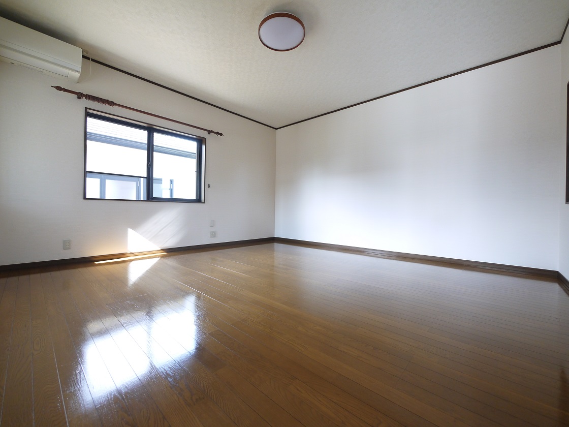 洋室12.5帖です