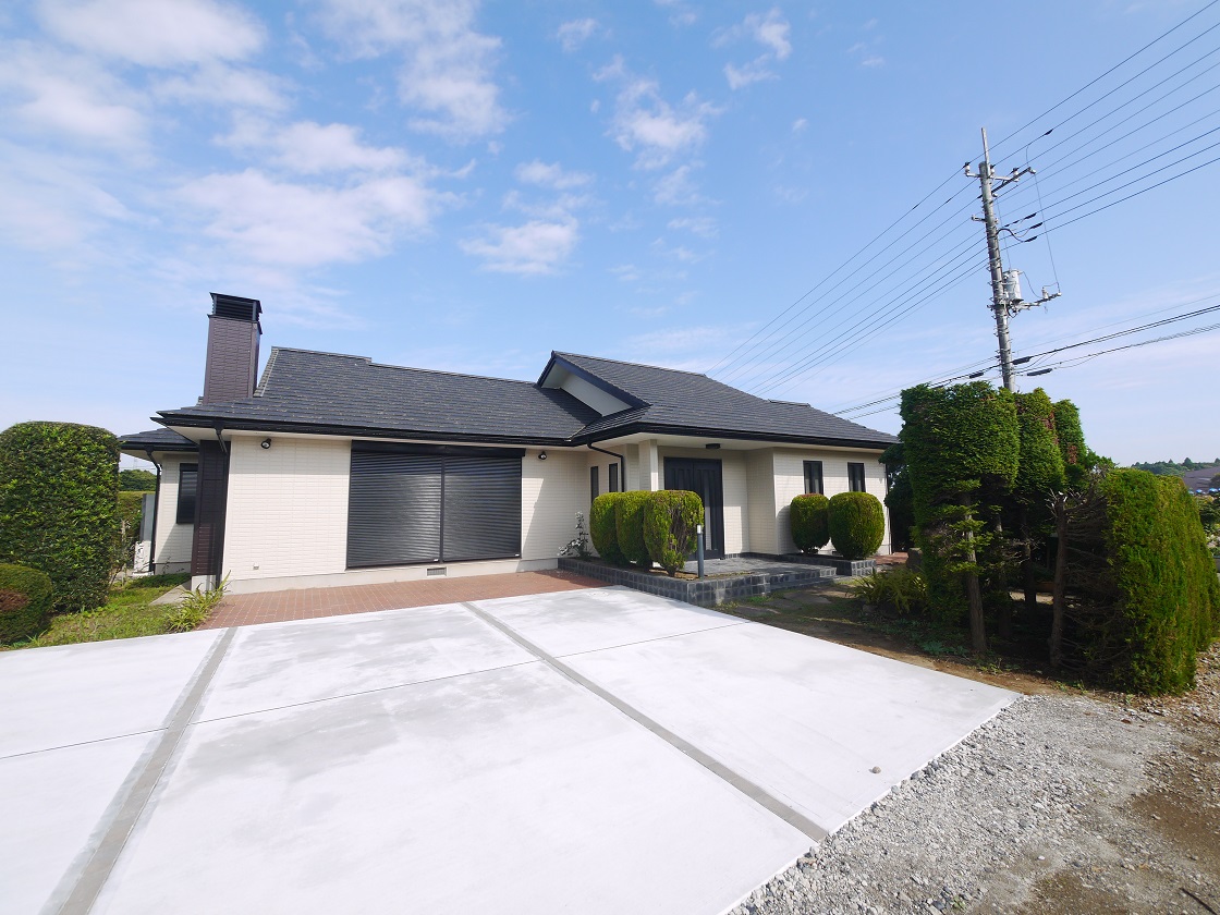 たっぷりの陽光に包まれる明るい住まい