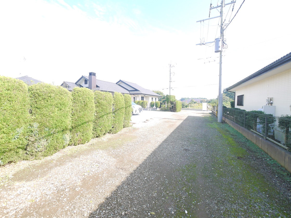前面道路です(南側)