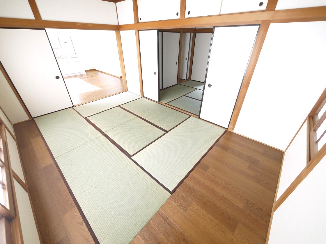 採光の良い和室はのんびりと寛げる空間 和室8.7帖です
