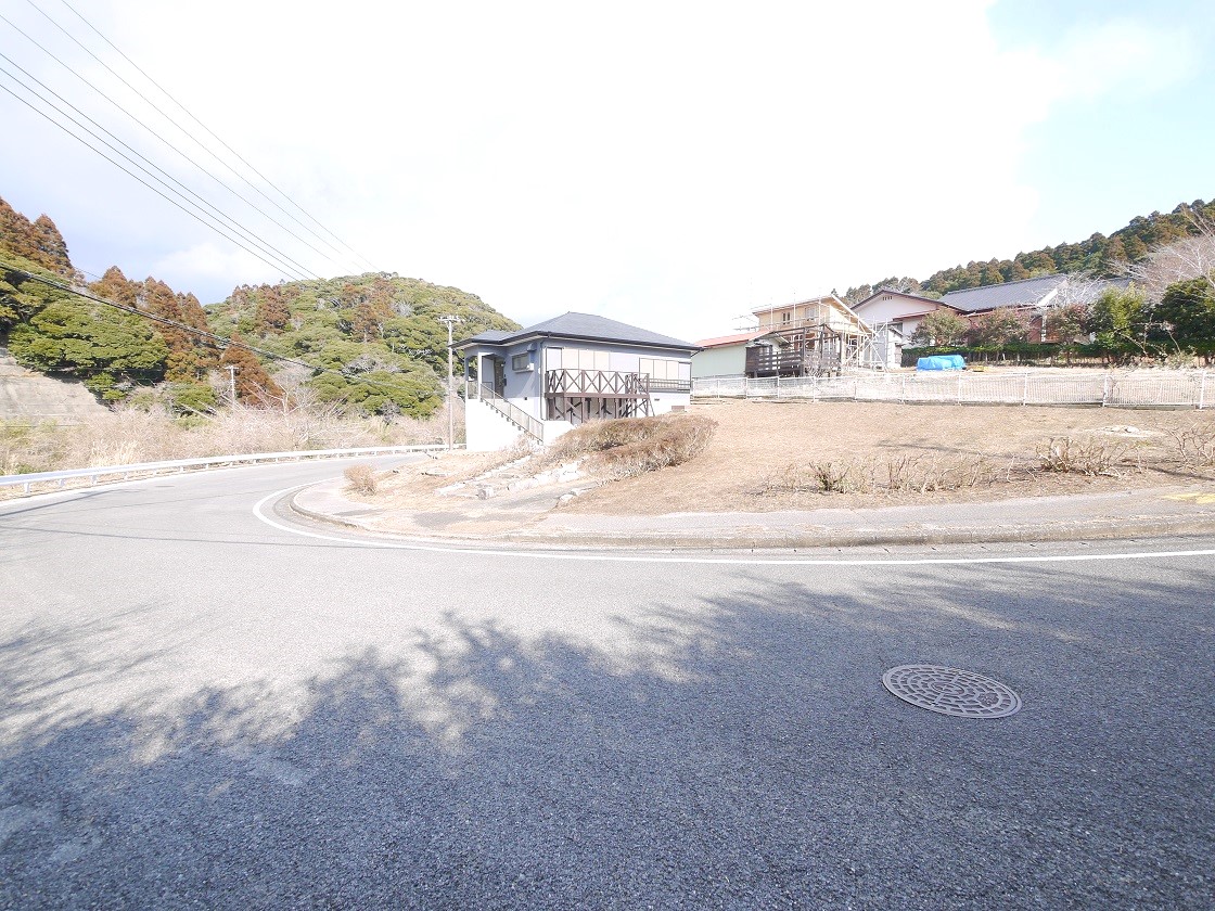 前面道路です