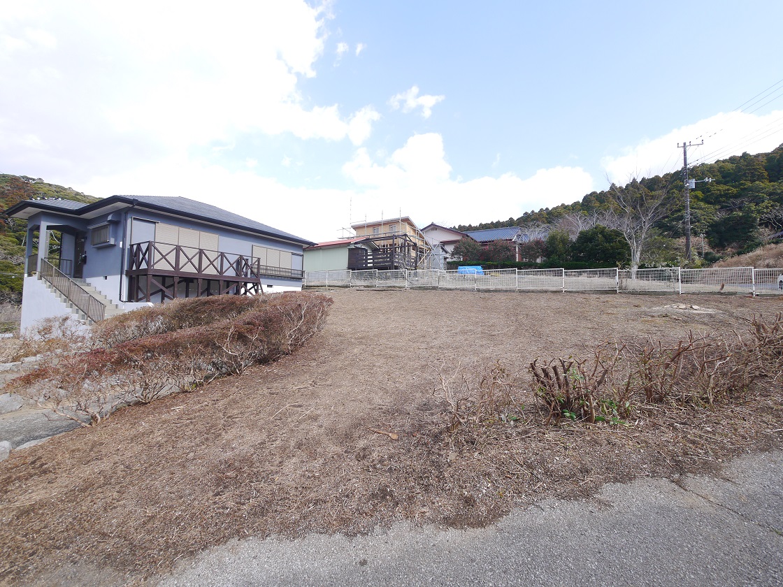 開放感と採光、シンプルでいながら上質な空間を創出する住まい