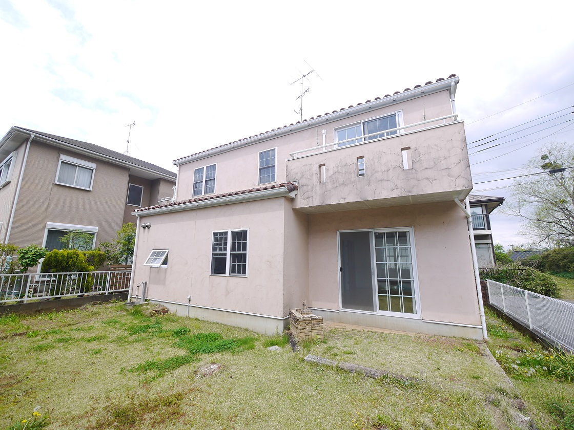 温かな陽射しがこぼれ風が通り抜ける住まい