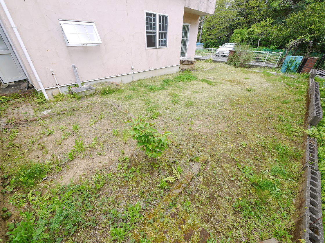 ゆとりの敷地で休日にはガーデニングやバーベキューも楽しめます