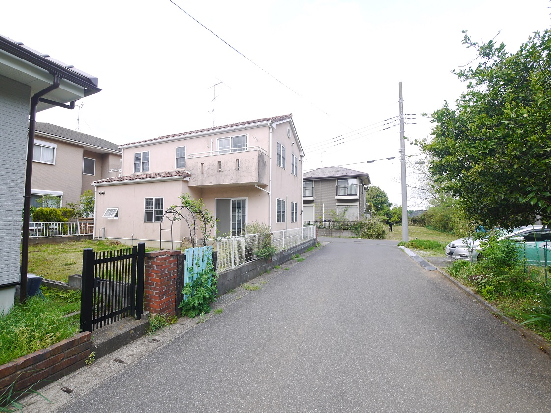 前面道路です