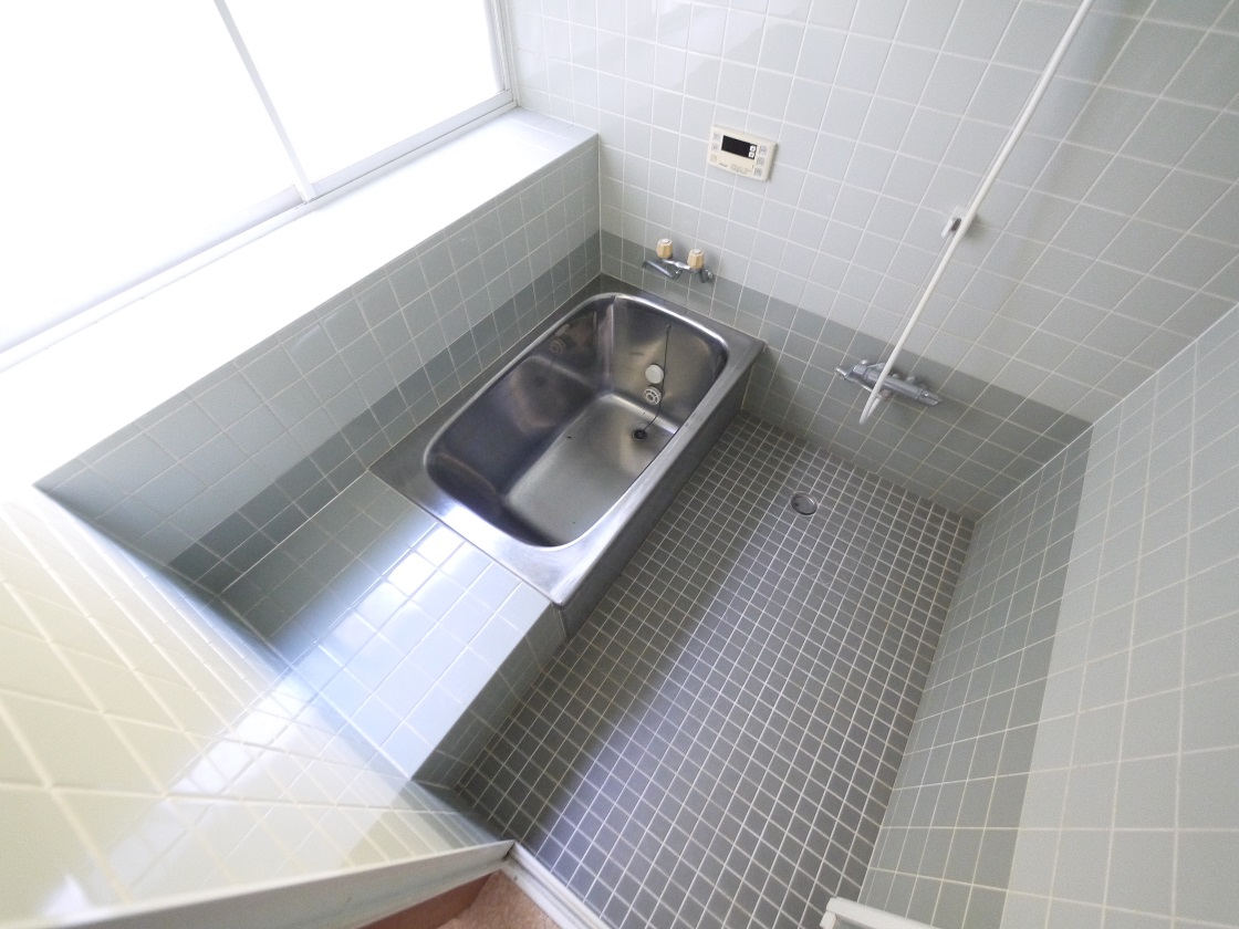 一日の疲れを癒す浴室は広々1坪以上