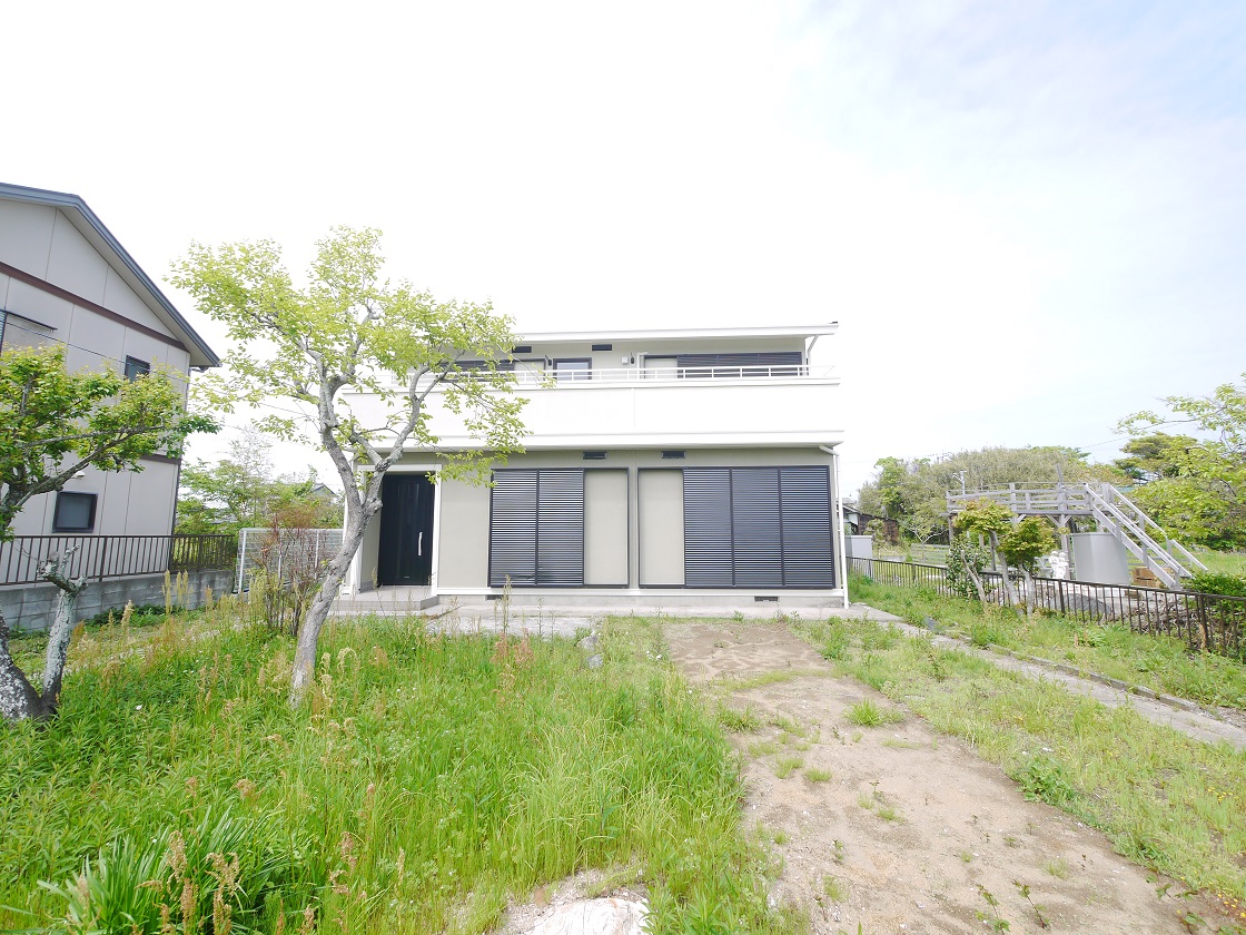 開放感と採光、シンプルでいながら上質な空間を創出するモダンテイスト