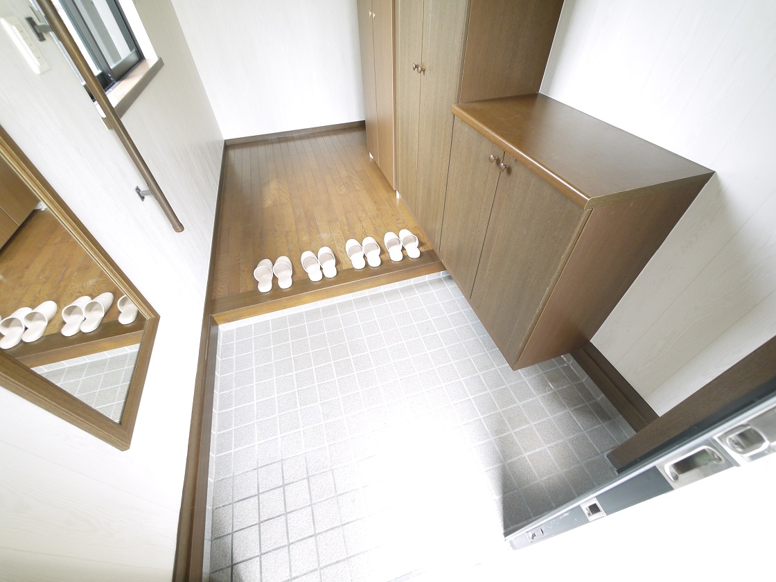 散らかりがちな玄関もスッキリの玄関収納付です