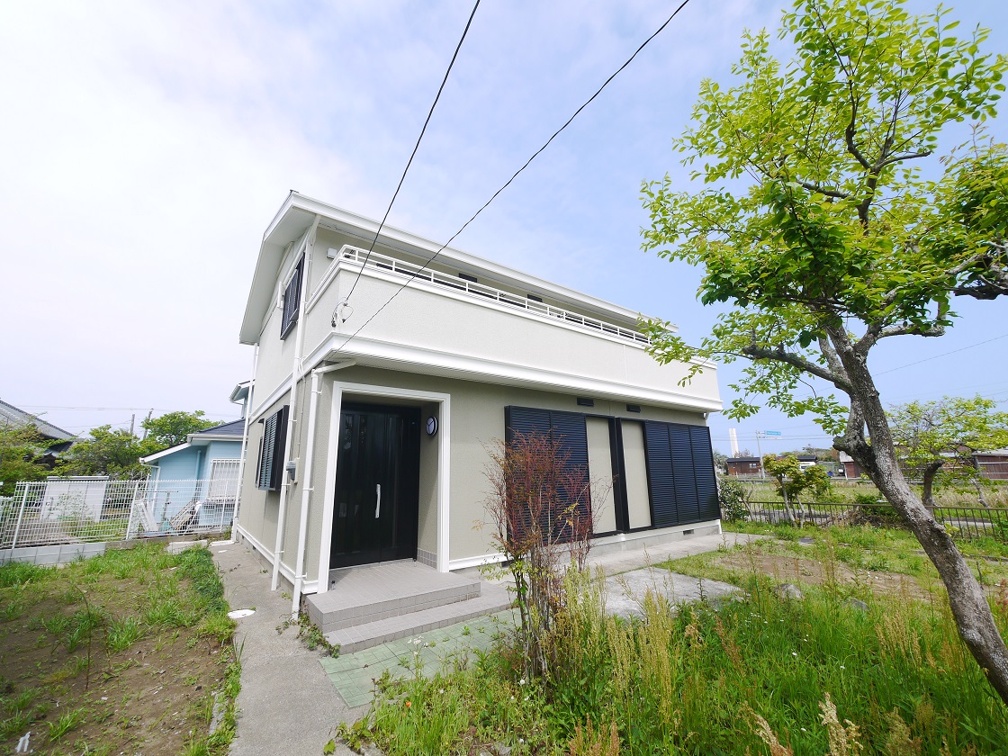 たっぷりの陽光と心地よい風が舞い込む住まい