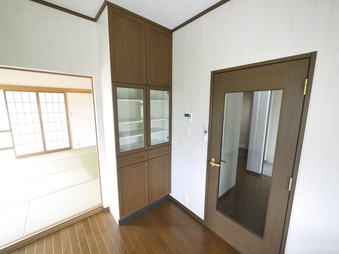 キャビネット付で機能性収納性に溢れるキッチン。毎日楽しくお料理が出来そうです。