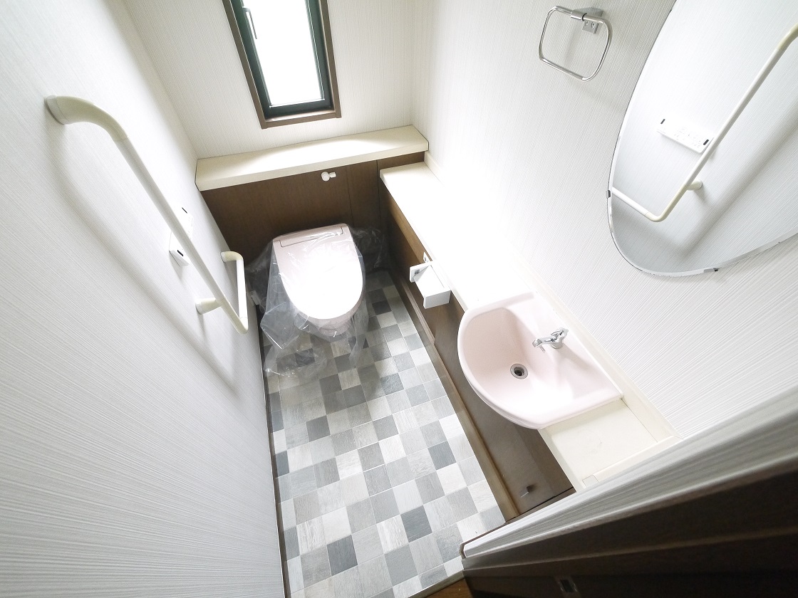 タンクレストイレで狭くなりがちなトイレスペースもスッキリ