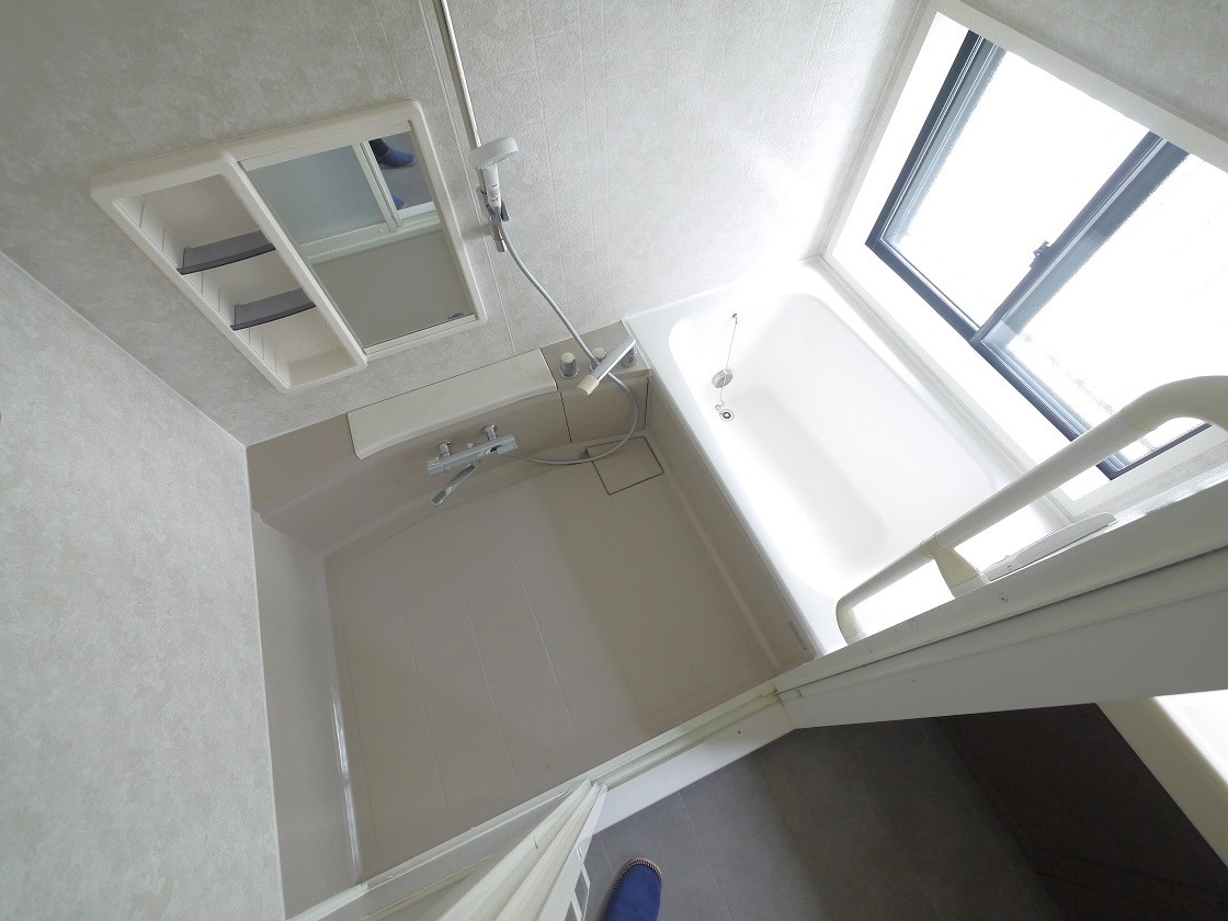 一日の疲れを癒す浴室は心地よいバスタイムを実現