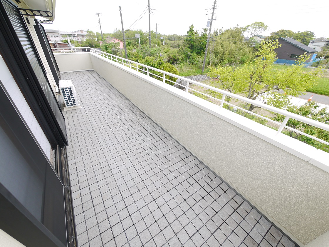 気持ちいい景色は、特等席のワイドバルコニーから