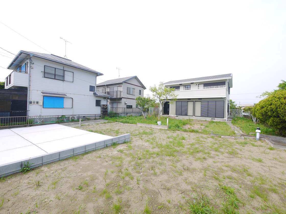 ガーデニングや家庭菜園も楽しめる!広々としたお庭です