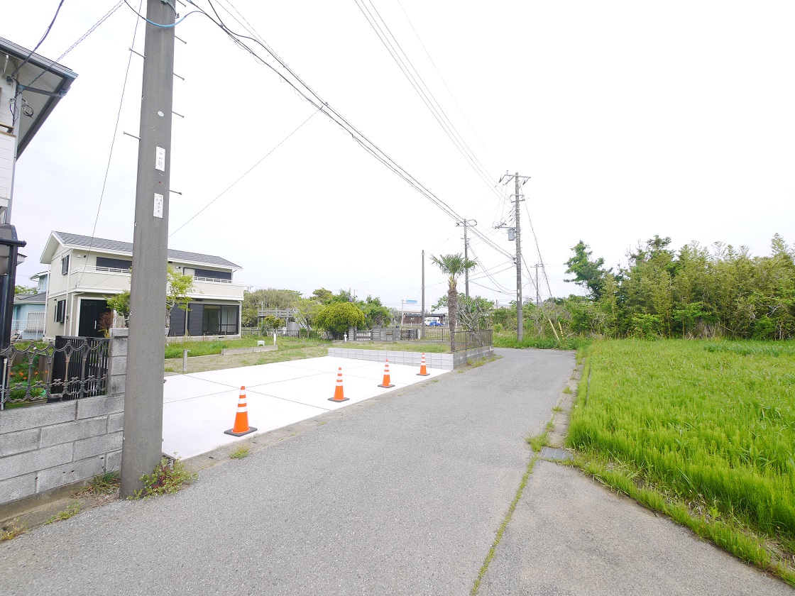 前面道路です(南側)