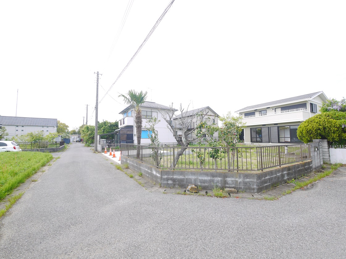 前面道路です(南側)