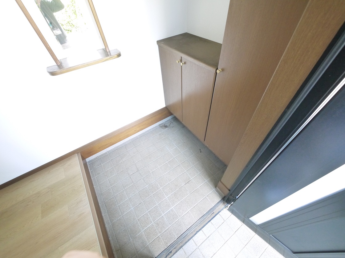 いつも気持ち良くご家族を迎えられる玄関収納付