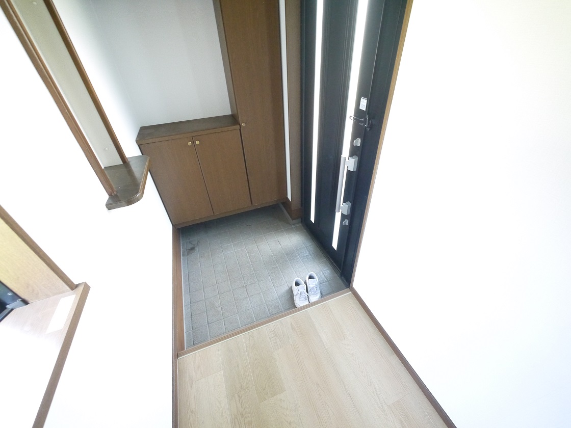 散らかりがちな玄関もスッキリの玄関収納付です