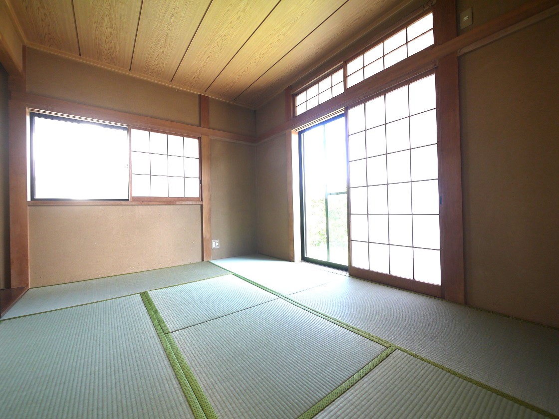 ご家族みんなが裸足でくつろげる特別な空間 1F和室6帖です