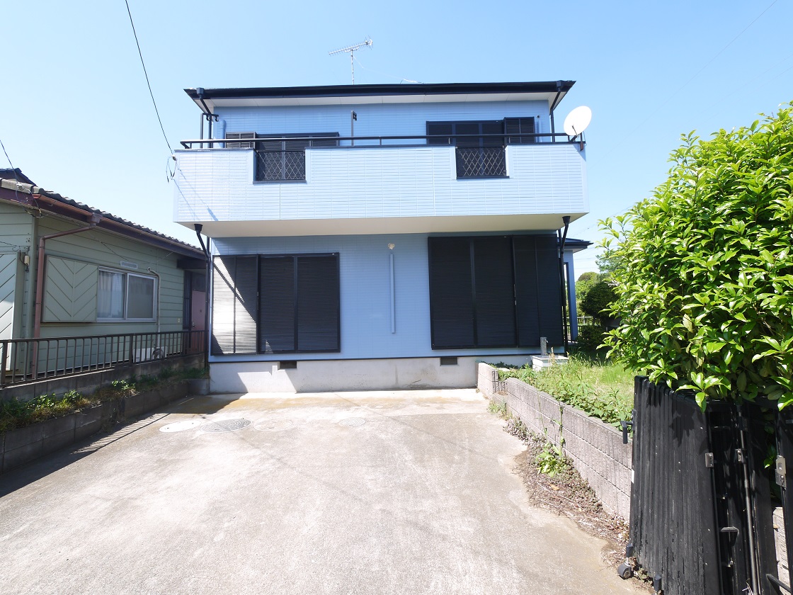 温かな陽射しがこぼれ風が通り抜ける住まい