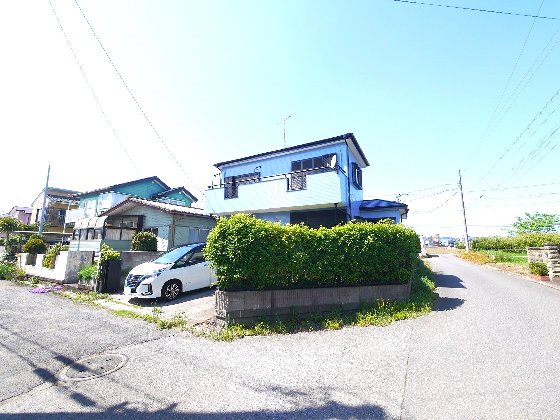 開放感と採光、シンプルでいながら上質な空間を創出する住まい