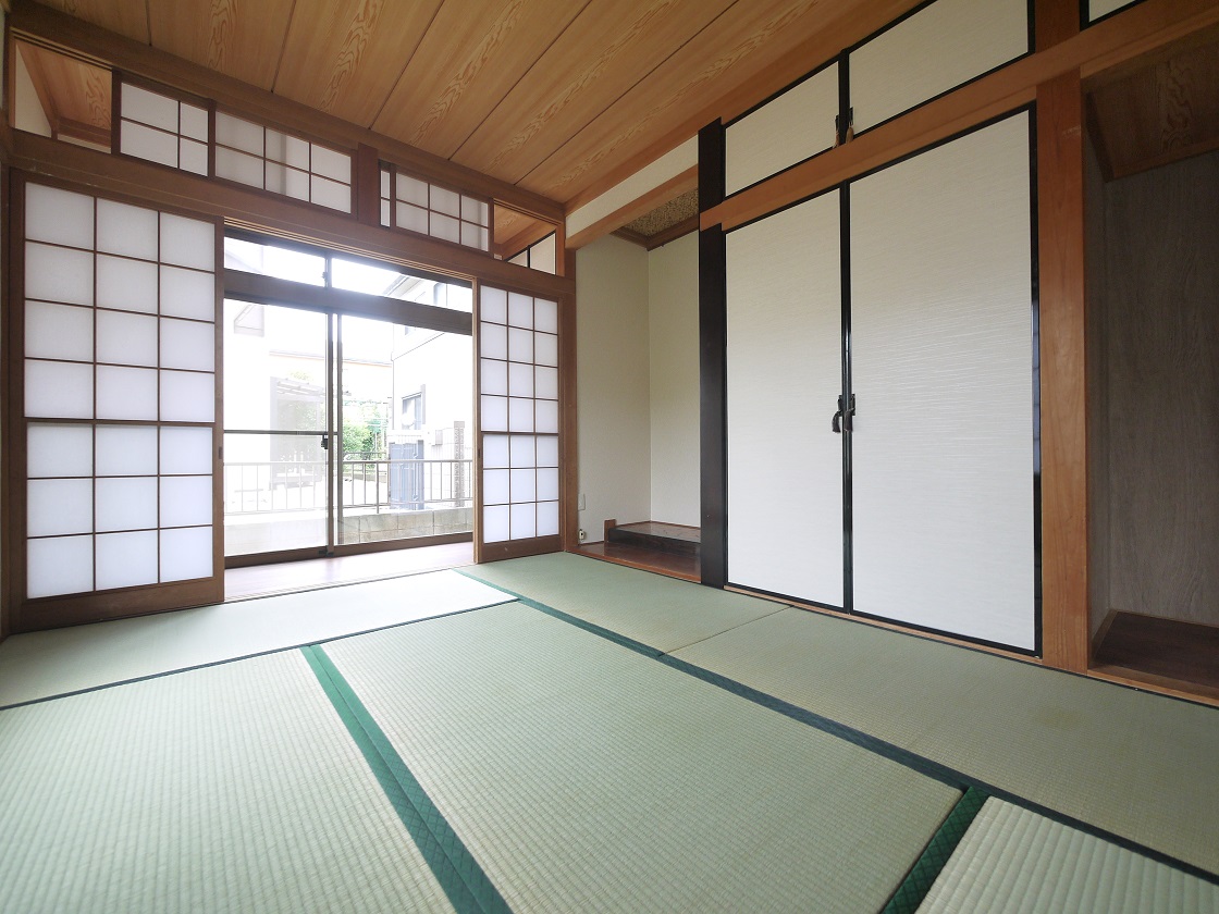 床の間付きの情緒漂う和室6帖です