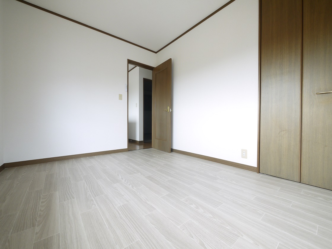 2F洋室6帖です