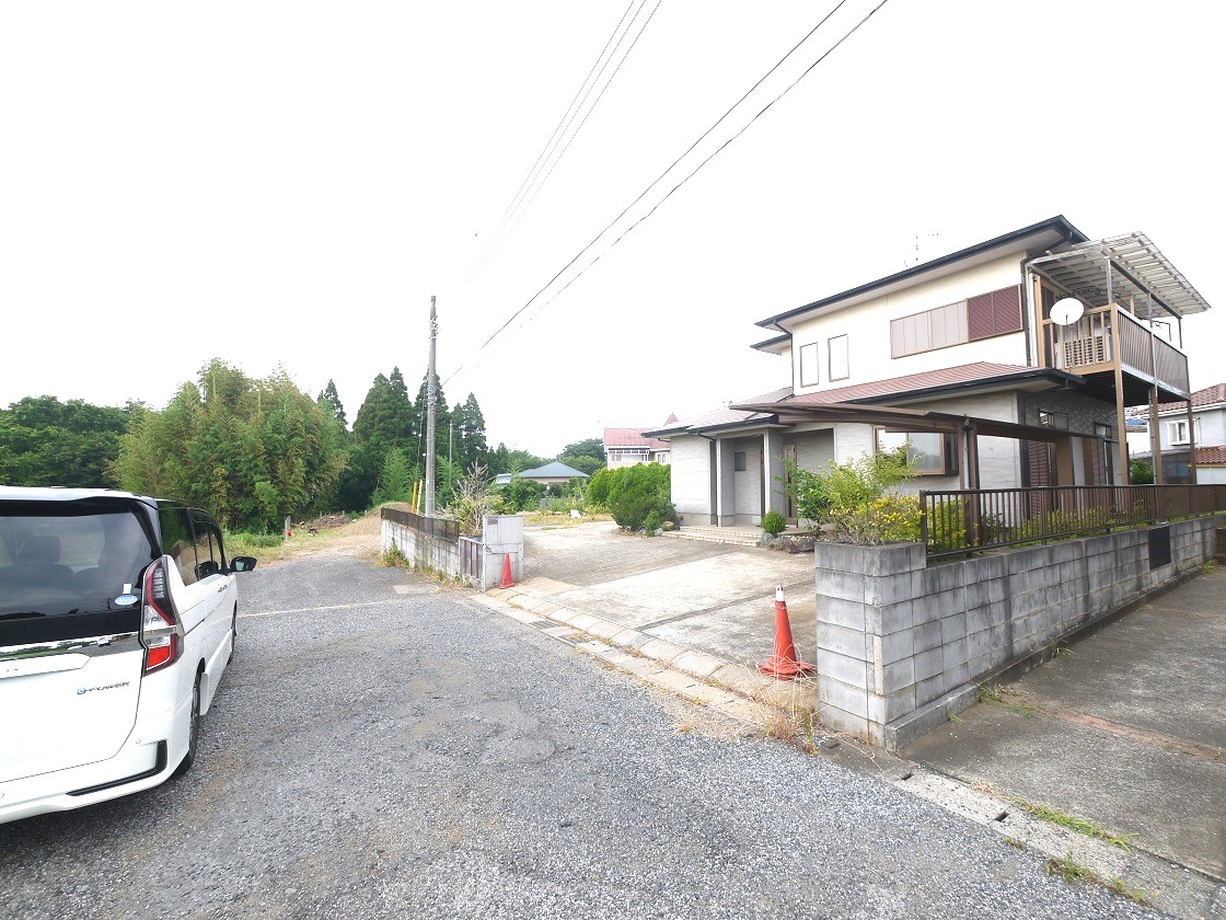 前面道路です