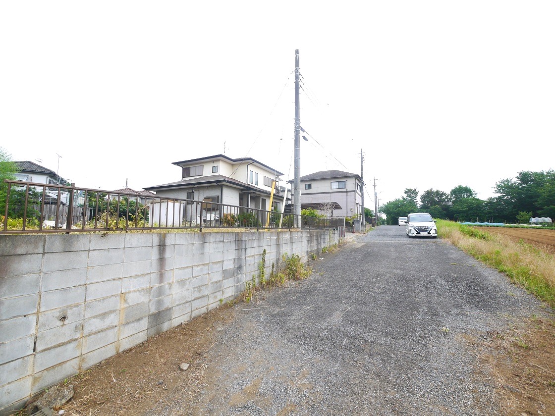 前面道路です