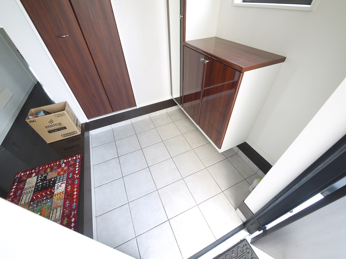 散らかりがちな玄関もスッキリの玄関収納付です