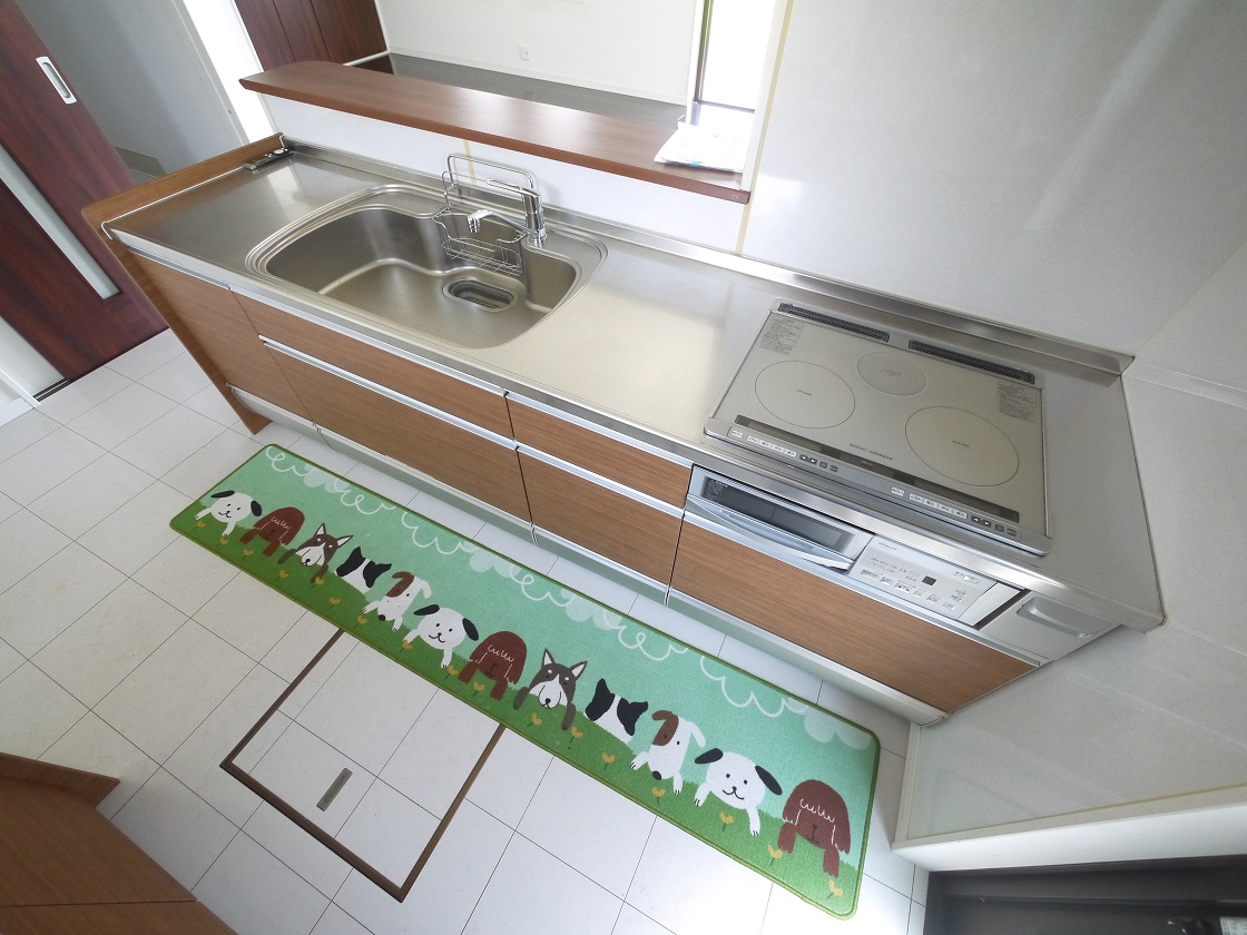 火を使わないIHクッキングヒーターで空気もクリーン