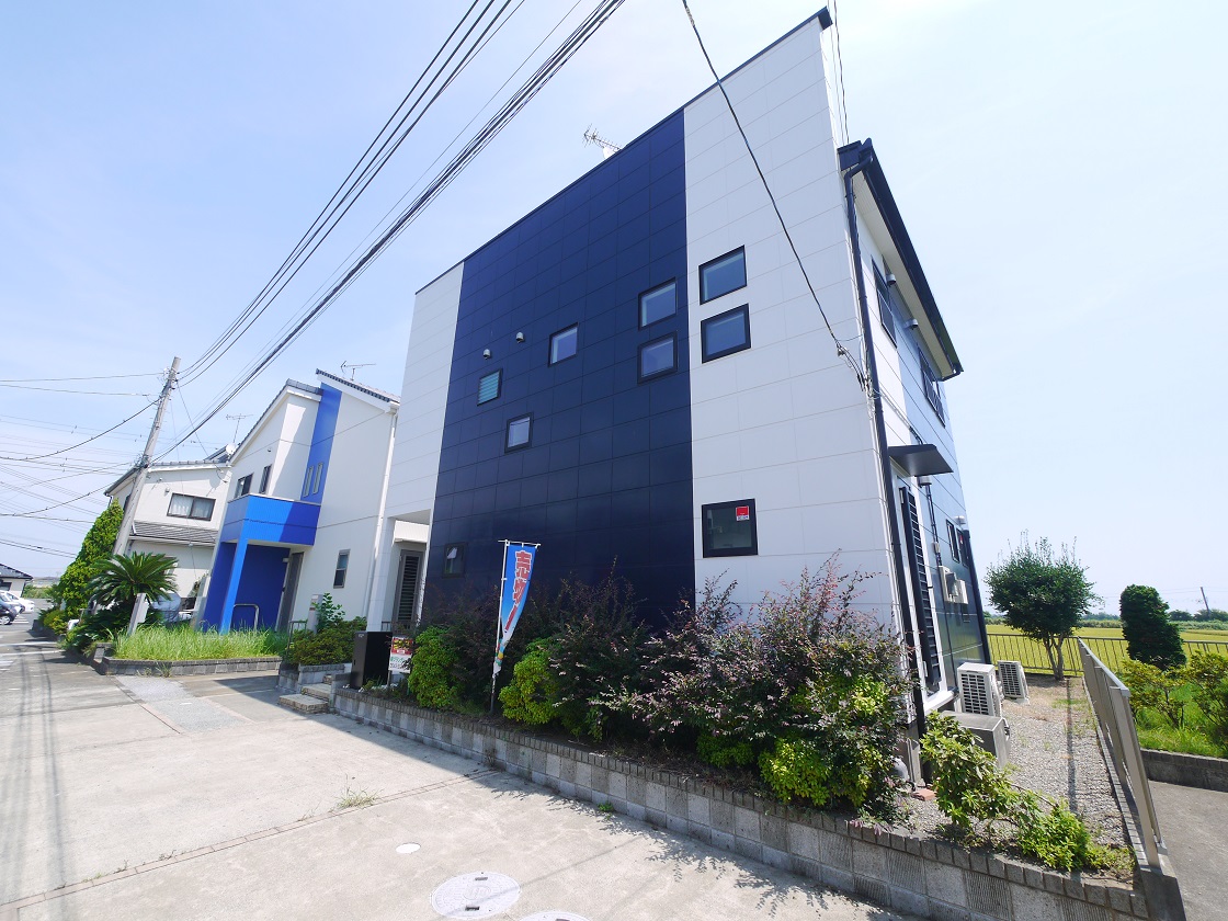 シンプルモダンデザイン住宅