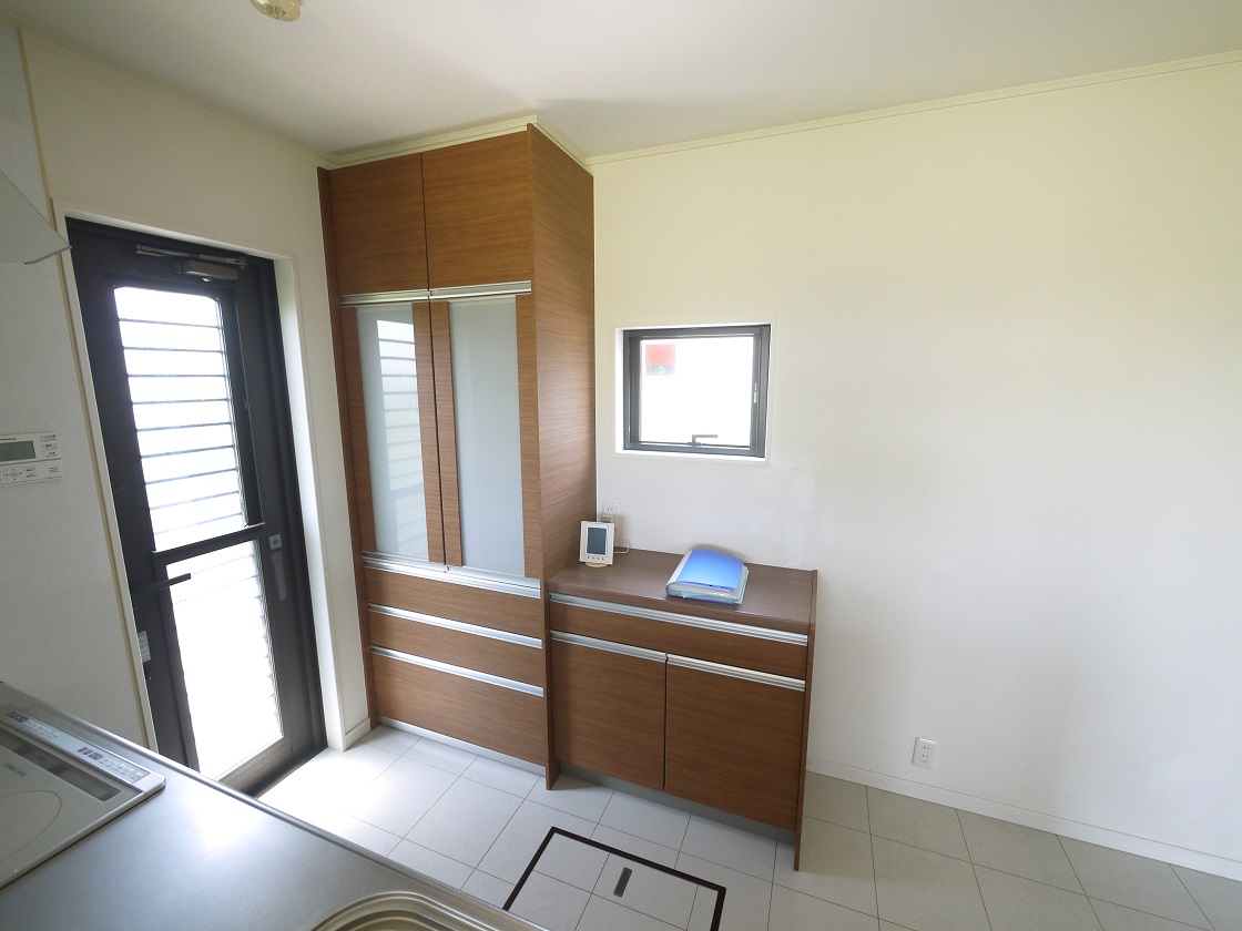 キャビネット付で機能性収納性に溢れるキッチン。毎日楽しくお料理が出来そうです。