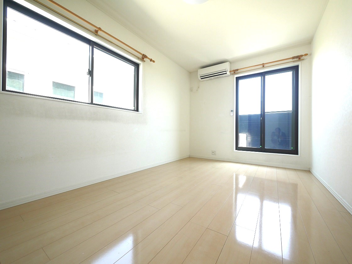 2F洋室7.5帖です