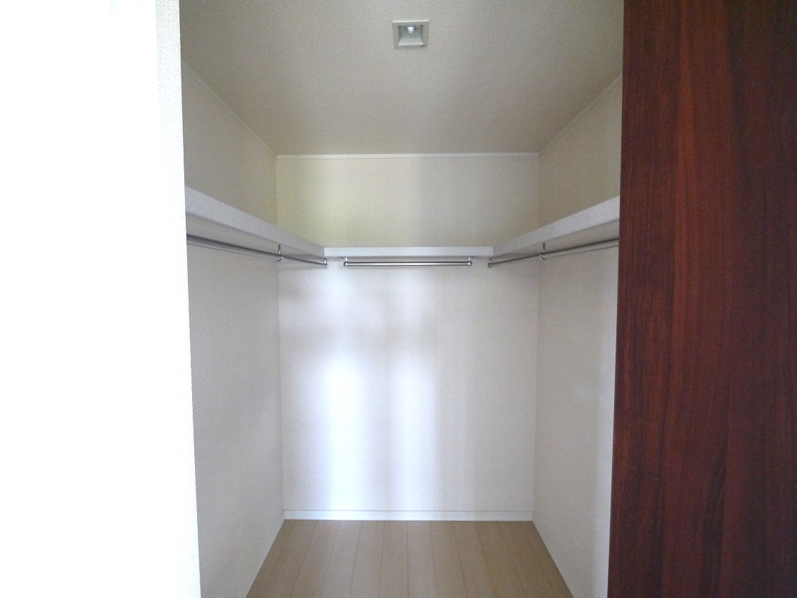 高い収納力を誇るウォークインクローゼットを設置 いつでもすっきり整理することが出来る
