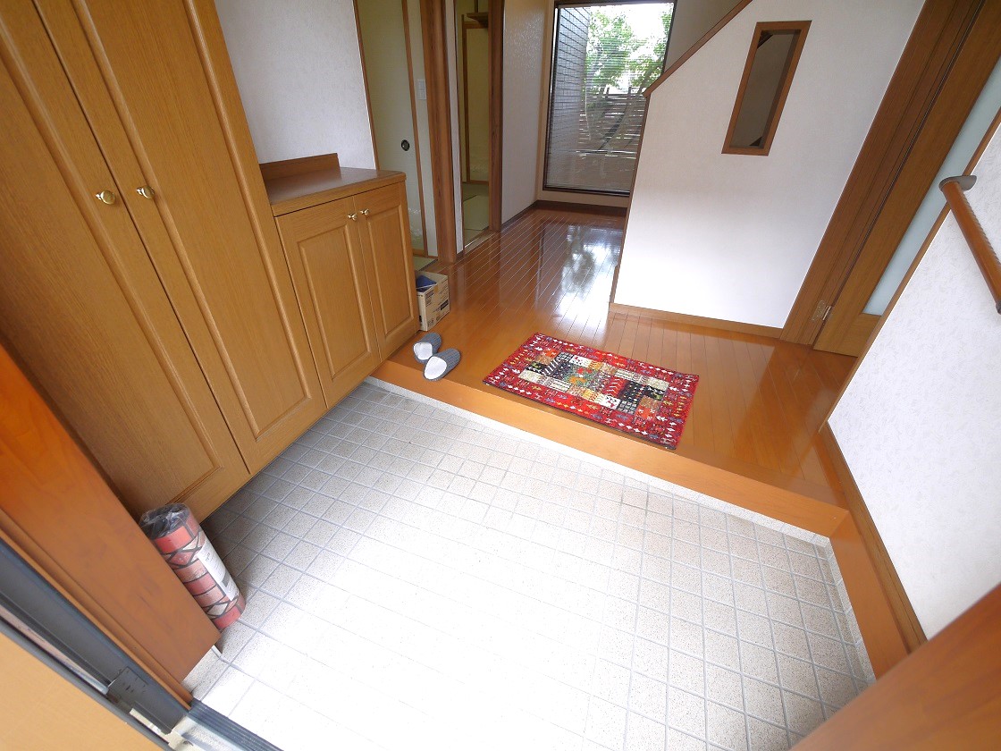 散らかりがちな玄関もスッキリの玄関収納付です