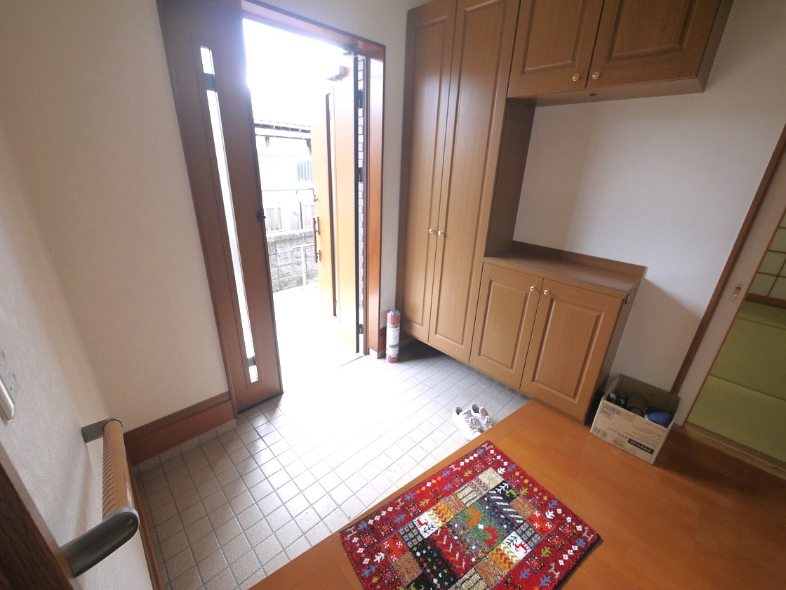 いつも気持ち良くご家族を迎えられる玄関収納付です