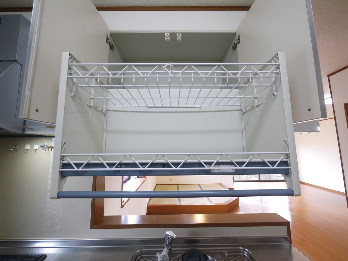 とても便利なエレべスイング(昇降式収納)付です