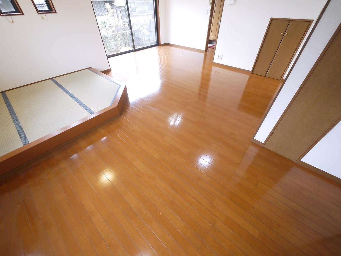 広々リビングは自然とご家族が集まる空間です