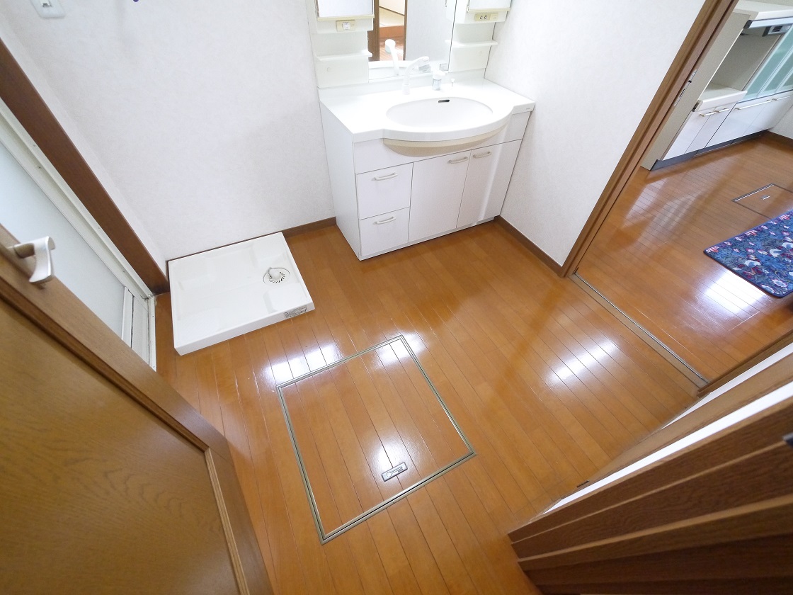 上質な洗面空間がゆとりの時間を演出します